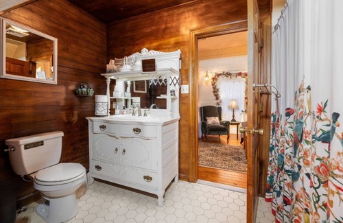 Salisbury Bed & Breakfast | Gillis Grier Bed & Breakfast