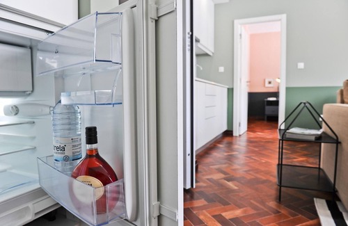 Santo Antonio Apartment | Gin o Clock in Lisbon - by Misha s Place 3A