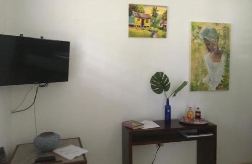 Runaway Bay Apartment | Ginger Mango Garden Apartment-Beach-5min Drive, 1 hr Montego Bay, 25 mins Ocho Rios, Continental Breakfast