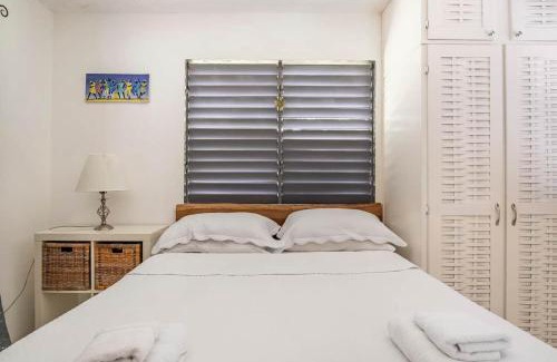 Runaway Bay Apartment | Ginger Mango Garden Apartment-Beach-5min Drive, 1 hr Montego Bay, 25 mins Ocho Rios, Continental Breakfast