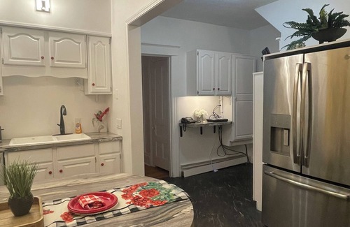Port Huron Apartment | Gingers Tuscan Sunflower