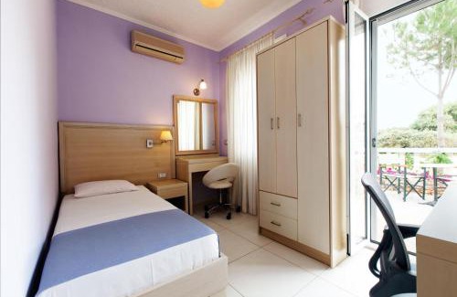 Kalathas Apartment | Giorgi's Blue Apartments