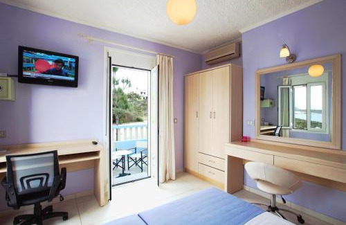 Kalathas Apartment | Giorgi's Blue Apartments