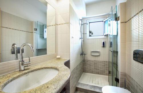 Kalathas Apartment | Giorgi's Blue Apartments