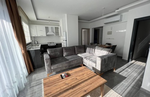 Kyrenia Apartment | Girne'nin Kalbinde Sosyal Olanaklara Yürüme Mesafesinde 2+1 daireler