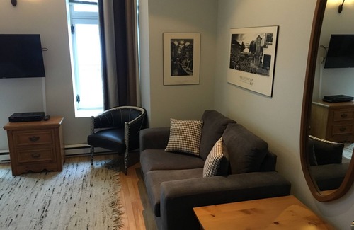 Lower Town Bed & Breakfast | Gite B&B du Vieux-Port