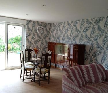 Sauze-Vaussais Apartment | Gite chez Patrick et Brigitte