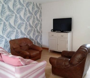 Sauze-Vaussais Apartment | Gite chez Patrick et Brigitte