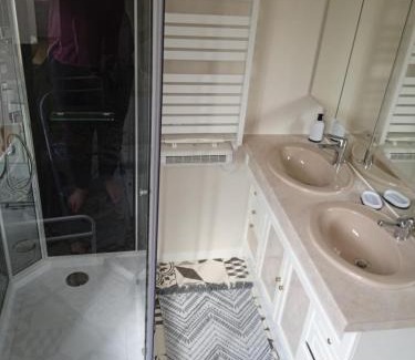 Sauze-Vaussais Apartment | Gite chez Patrick et Brigitte