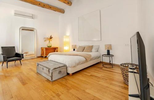 Oppede House | Gite dans un Mas Provençal avec Jacuzzi