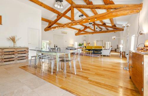 Oppede House | Gite dans un Mas Provençal avec Jacuzzi