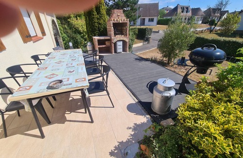 Etaples Apartment | Gite de 103 m² au Borde de mer Etaples le Touquet Billard Baby Foot Home Cinéma
