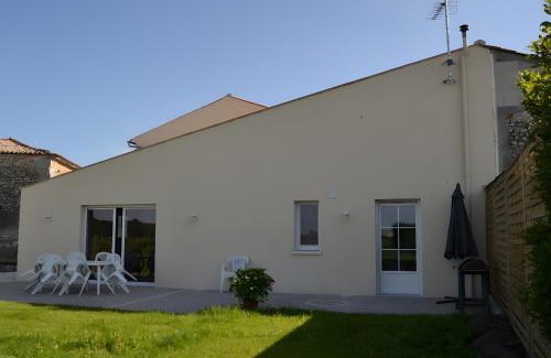 Chenac-Saint-Seurin-d'Uzet House | Gite Du Chai