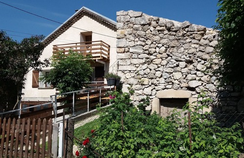 Saint-Julien-en-Beauchene Cottage | GITE 6 PEOPLE FOR MOUNTAIN HOLIDAYS
