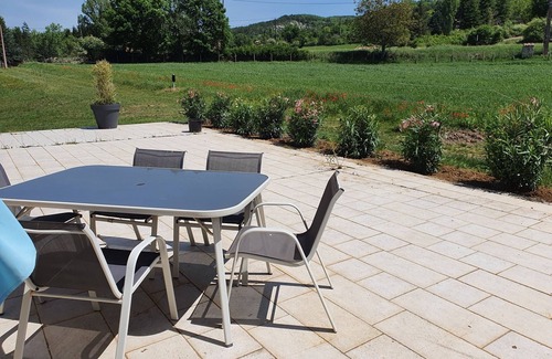 Revest-des-Brousses Cottage | Gîte in a quiet equestrian estate in the heart of the Luberon