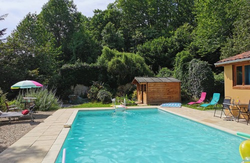 Saint-Laurent-de-Neste House | Gite in the woods with breathtaking views of the Pyrenees.