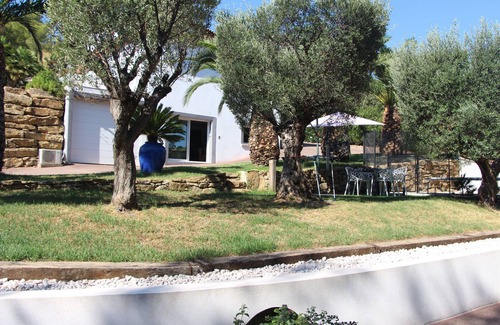 La Cadiere-d'Azur Villa | Gite in luxury house with air conditioning, private heated pool, housekeeping included.