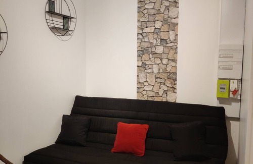 Romilly-sur-Seine Apartment | Gite l'olivier 2