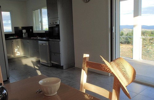Tauriers House | Gite le Nid - Comfortable vacation home with swimming pool, rated 4*.