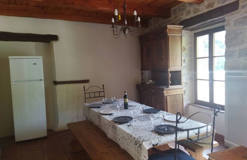 Saint-Chely-du-Tarn Cottage | Gîte "Les Osiers" Le Pigeonnier sleeps 10, in the heart of the Gorges du Tarn