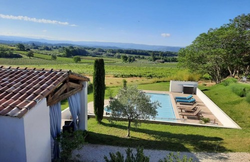 Mormoiron House | Gîte 'Les Vignes', heated swimming pool, breathtaking view at the foot of Mt Ventoux