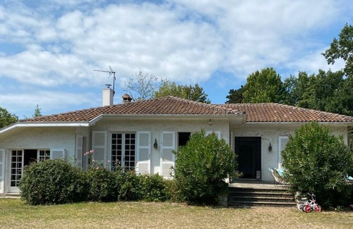 Saint-Andre-de-Seignanx House | Gite Saint-André-de-Seignanx, 4 bedrooms, 9 persons