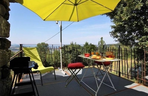 Saint-Julien-Chapteuil Cottage | Gite Saint-Julien-Chapteuil, 1 bedroom, 2 persons