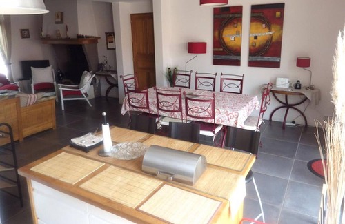 Sainte-Eulalie-en-Born House | Gite Sainte-Eulalie-en-Born, 5 bedrooms, 10 persons