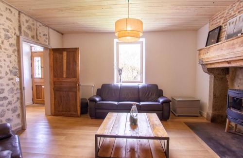 Saint-Estephe Cottage | Gite Saint-Estèphe, 5 bedrooms, 15 persons