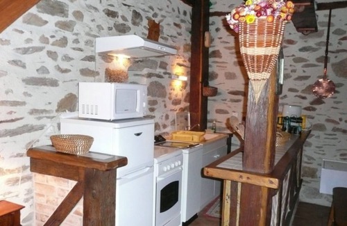 Sansac-de-Marmiesse Cottage | Gite Sansac-de-Marmiesse, 1 bedroom, 3 persons