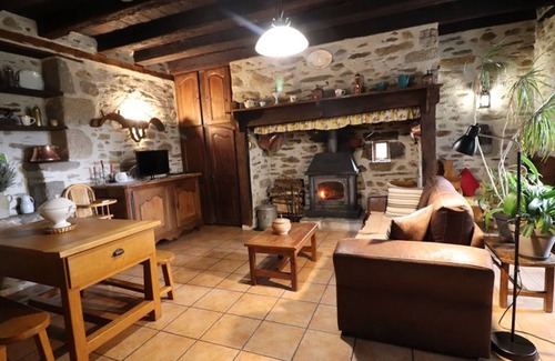 Sansac-de-Marmiesse Cottage | Gite Sansac-de-Marmiesse, 1 bedroom, 3 persons