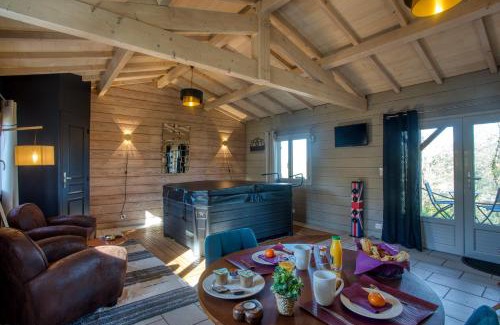 Saint-Cybranet Ski Chalet | gite&spa privatif interieur -le bois de la pause-