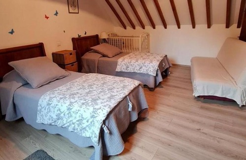 Vallieres-les-Grandes Cottage | Gite Vallières-les-Grandes, 3 bedrooms, 6 persons