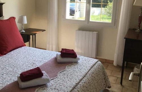 Vallieres-les-Grandes Cottage | Gite Vallières-les-Grandes, 3 bedrooms, 6 persons