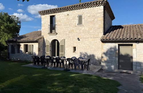 Saint-Mathieu-de-Treviers House | Gite with 25 m Pool and Spa with Mountain View