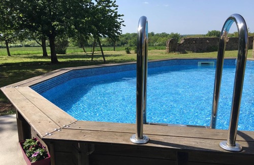 Ygrande Cottage | Gite Ygrande, 3 bedrooms, 6 persons
