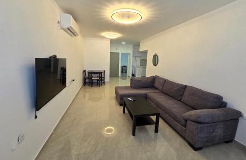 Bat Yam Apartment | GK Apartments Urban Comfort Balfour