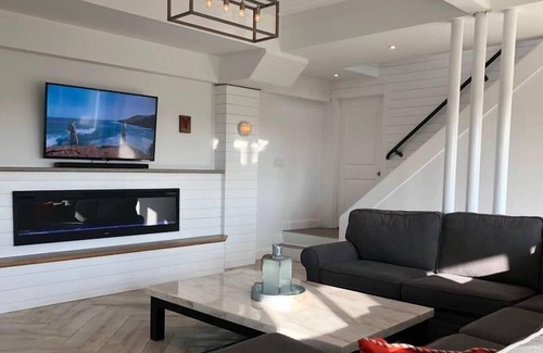 Siasconset Villa | GLAM-Beach House-Ocean Views & Light House Access