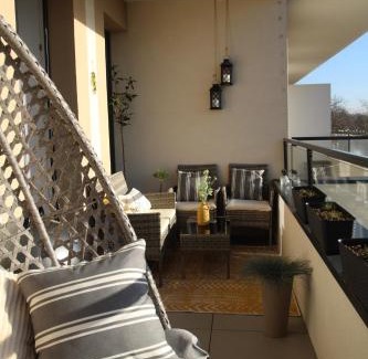 Krzyki Apartment | Glam, king-size bed, terrace, free indoor parking