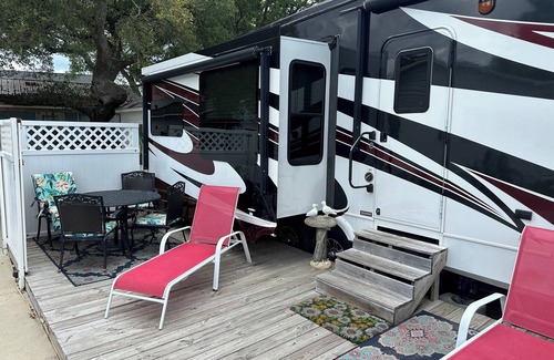 Surfside Beach RV Rental | Glam-ping by the Sea, 1 Bdr 1 Ba in Ocean Lakes