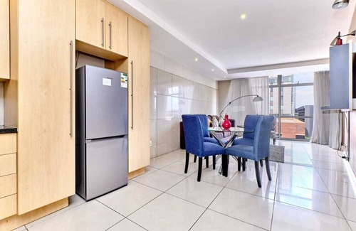 Sandown Apartment | Glammys Suites at Hydro