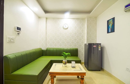 Gurugram Apartment | Glamorous 1 Bhk Apartment w Balcony Gym