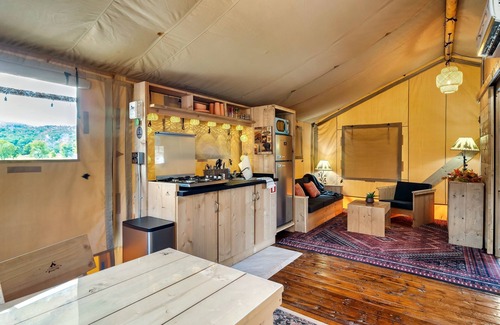 Wears Valley RV Rental | Glamp Near GSMNP|Heat|AC|WiFi|Pet Friendly Conveniently Located