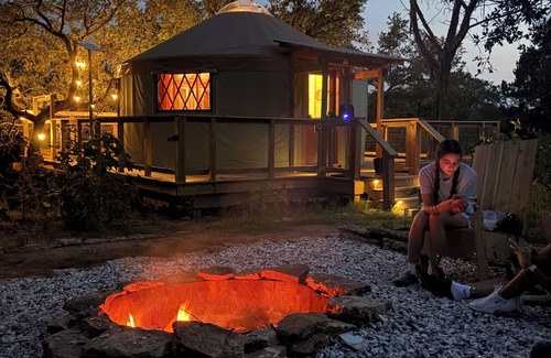 Gatesville Cabin | Glamping Escape in Coryell County, Rustic Hill Country Glamping