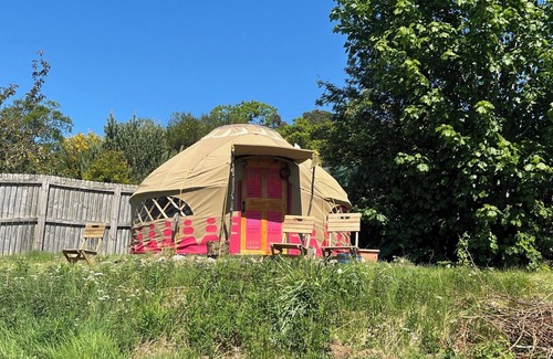 Contin Cabin | Glamping Pod - Sleeps 2 - Garden - Parking - Wifi