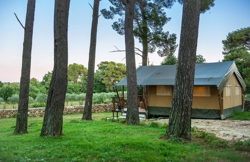 Manjadvorci Cabin | Glamping tent Bor