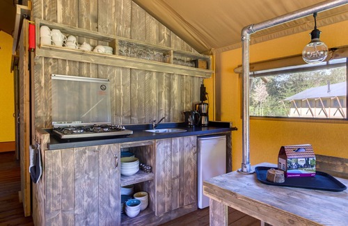 Municipality of Dalfsen House | Glamping tent with kitchen near Zwolle