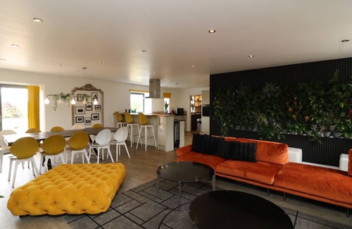 Lincoln House | Glebe Farm 4br, Sleeps 11, Hot Tub, Pet Friendly