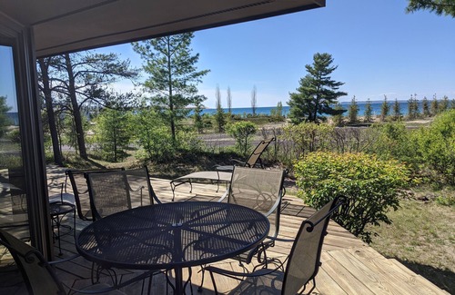 Glen Arbor Cottage | Glen Arbor – on Sleeping Bear Bay