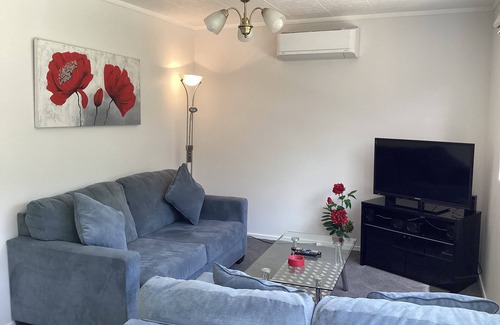 Glenbervie Cottage | GLENBERVIE COTTAGES - Totara Cottage - 2 bedrooms